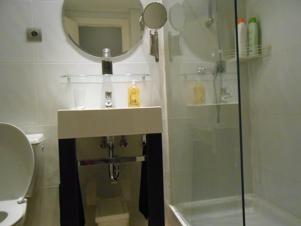 Madrid Studio Apartments Phòng bức ảnh
